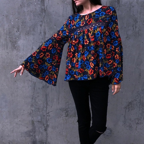 HP Clarissa Bell Sleeve Floral Top - Picture 5 of 6